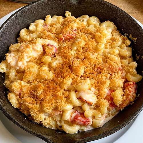 RobertsMEGrill's tweet photo. Lobster Mac n' Cheese hits the spot on a cooler fall day! 🍁 https://t.co/Exlkfj1HSi