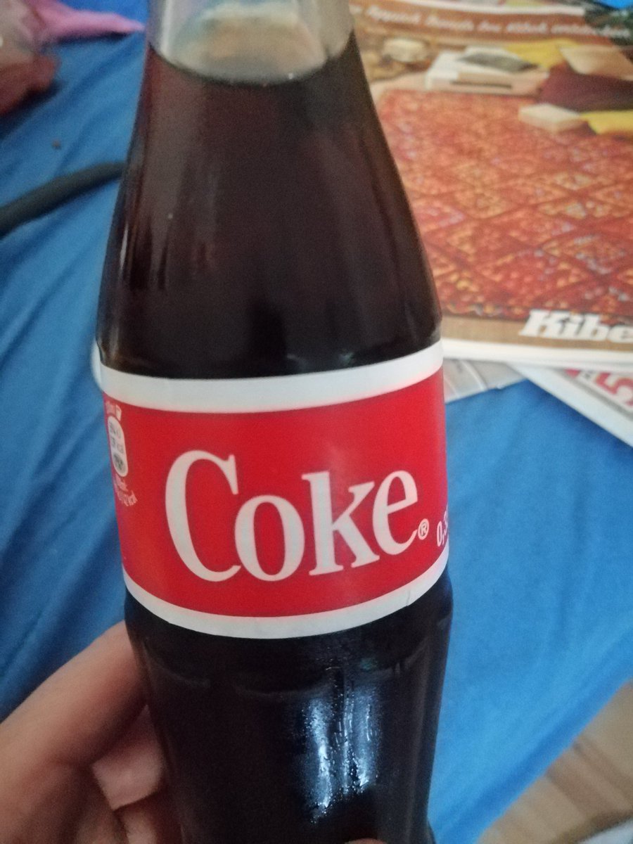 Phteven7's tweet photo. Ja, ich bin ein Werbeopfer 😅 #RetroCola https://t.co/FGGS4l1uBy