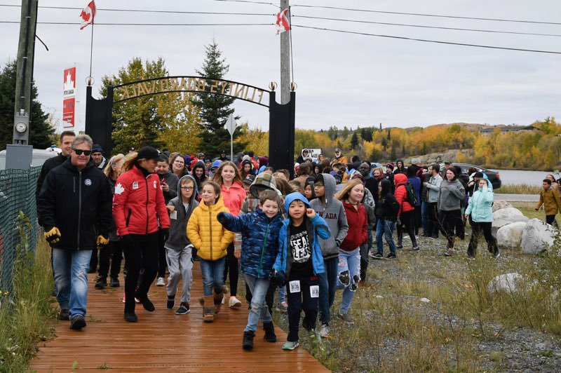 GGCanada's tweet photo. Thanks to everyone who joined us for a walk around the shores of Ross Lake on Flinty’s Boardwalk. #GGActive @CityFlinFlon 🇨🇦 Merci à tous ceux qui se sont joints à nous au bord du lac Ross sur la promenade Flinty. https://t.co/TeUcS0eVTH
