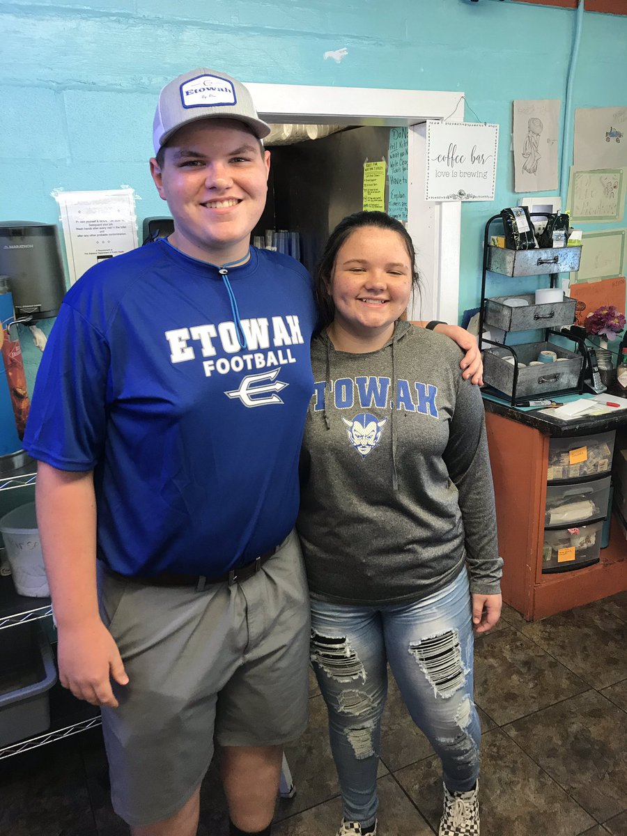 EMSBlueDevils's tweet photo. Come out tonight and support @EMSBlueDevils at Hectors Kitchen Attalla!!! @AttallaSchools #food #communitypartner #shoplocal #bluedevilday https://t.co/mY4DnUHDxY