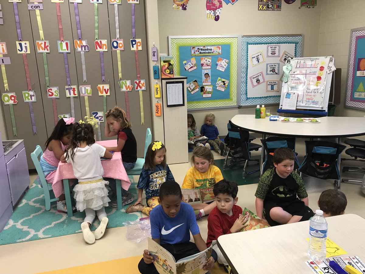 boyd_enon's tweet photo. FUN DAY FRIDAY! We met our kindergarten reading buddies today!!! #enonelementary #enonrocks https://t.co/1CHb9jpzD0