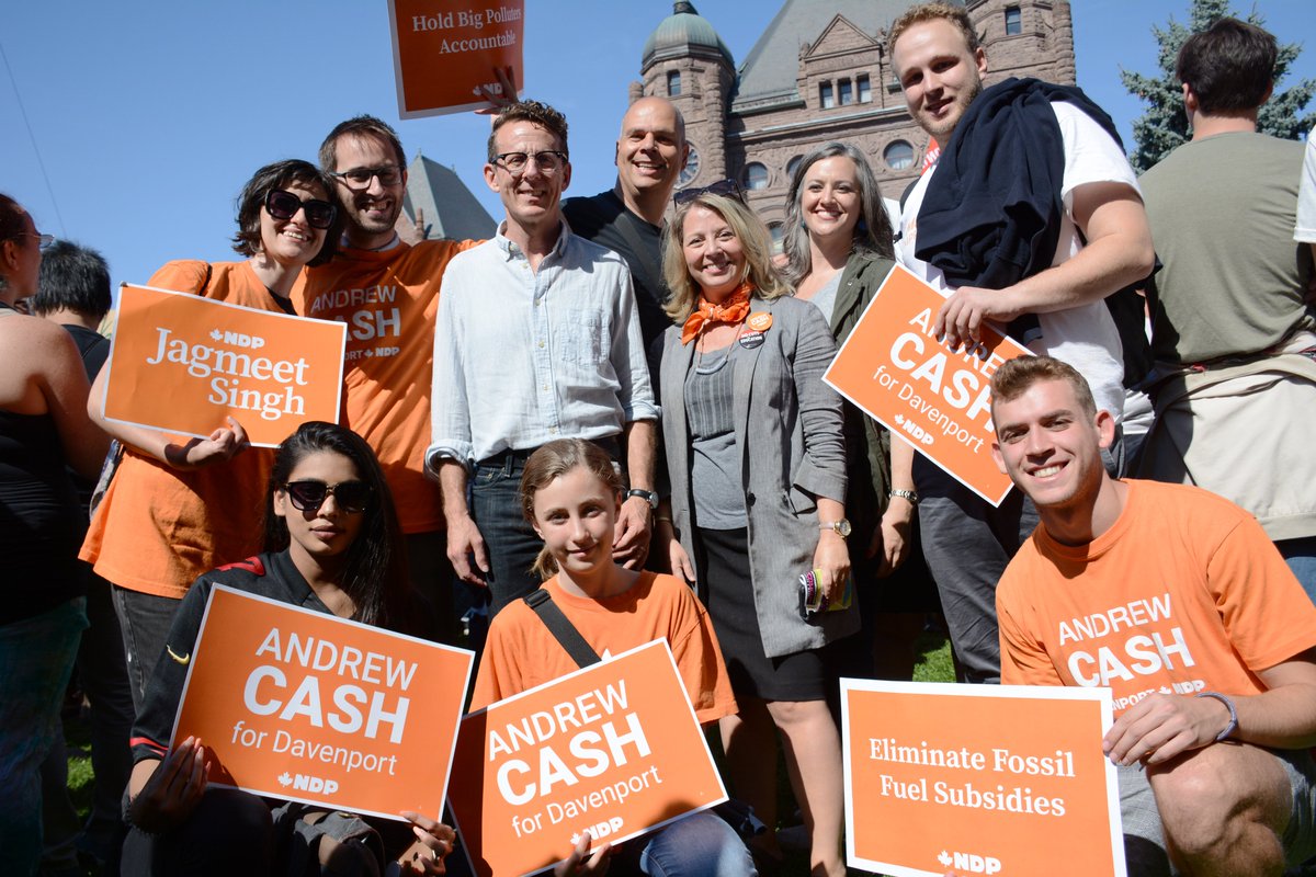AndrewCash's tweet photo. Incredible day at #ClimateStrikeCanada. The climate crisis is the single greatest threat we face, and it's time for Canada to be a leader in the fight against climate change.

https://t.co/eOq5jwiCyh #ClimateStrike #DavenportTO #InItForYou #elxn43 https://t.co/8mBLgsaRTG