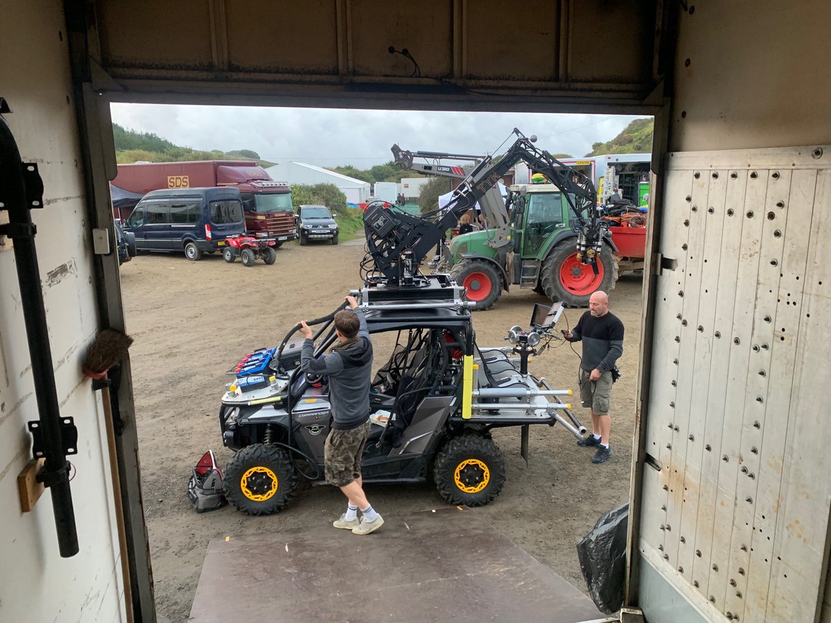 DuncanBarbour's tweet photo. And t view of & frm my office today is the ‘Robin’ tracking vehicle mounted with @CamRevolution new TYR ARM #tyrarm #minilibra This robotic arm mounts on top of the vehicle & offers 360deg views around the tracking vehicle at various heights. Cool bit of kit https://t.co/6wKQQobo2y