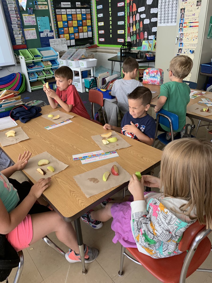 mrskostrabaOF's tweet image. We wrapped up a fun week of apple investigations in science by discussing ways that matter can change forms as we turned our apples into applesauce!🍎😋🍏#applescience #studentengagement #handsonlearning #realworldconnections