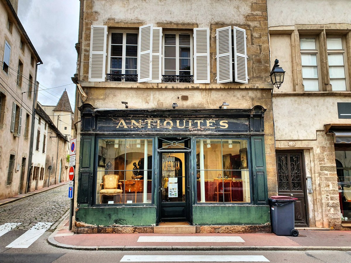 MariaHeather's tweet photo. My favourite shop front in Burgundy ❤🇨🇵 #baune #burgundy #france #love #lovefrance https://t.co/WPRFvQ87jc