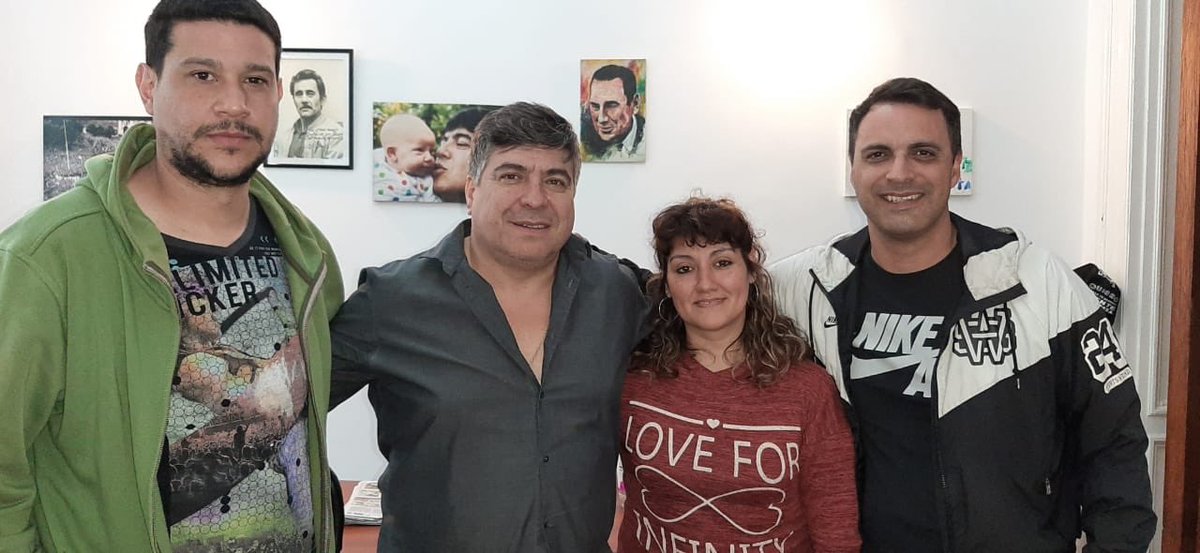 Con los delegados Belen, Orlando y Marcos de la nueva sucursal de coto 45 👏👏👏
#ListaGranateMorada
#UnidosPodemos💪💪💪