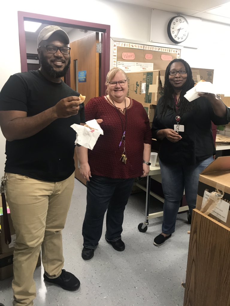 DauphBrandonAOF's tweet photo. Brandon DECA Project D3 or DECA Donut Days showing appreciation to the Career and Technical Education Departments @brandoneaglesd1  @BrandonHSEagles #FLoridaDECA #DECA #HereWeGo  #soaringtogreatness  #connectioniskey https://t.co/V1TybWu2LW