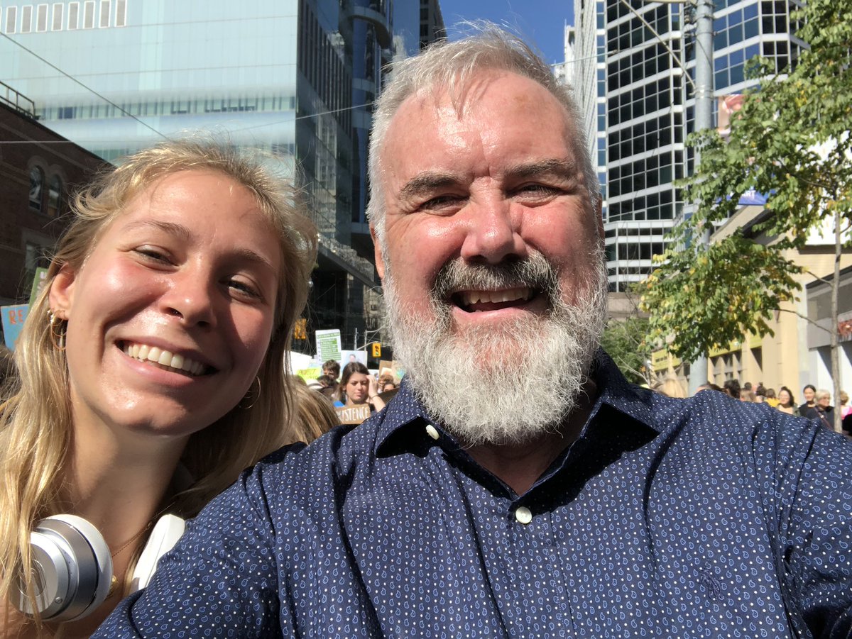 JackLaytonChair's tweet photo. Huge Climate Strike so heartening @notforyouzine @PaulTaylorNDP  Paul Amelia Tara Ryan William #climatestrikecanada #climatestriketoronto #laytonchair #Jacklaytonchair #strongqueerpresence https://t.co/xqAsc48riA