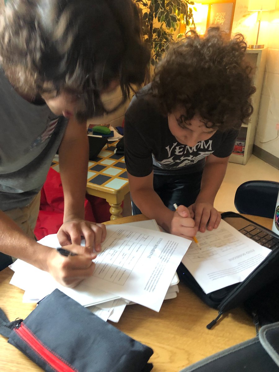 adamsguidance1's tweet image. RAMS continued to celebrate #startwithhello week with fun advisory and lunch activities! Get to know you bingo, table talk lunch cards and positive message pencils were some of our fun projects. @RAMSHollistonPS