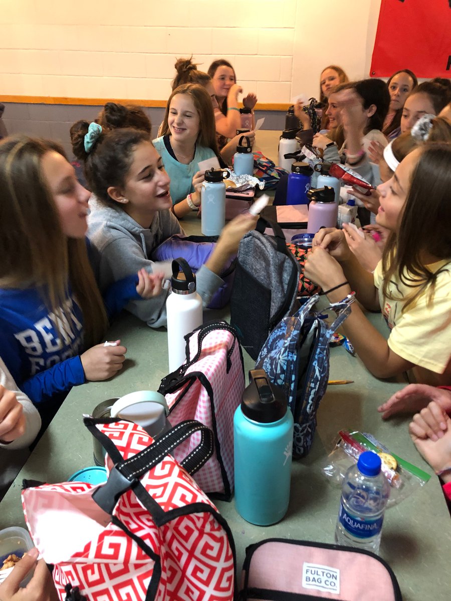 adamsguidance1's tweet image. RAMS continued to celebrate #startwithhello week with fun advisory and lunch activities! Get to know you bingo, table talk lunch cards and positive message pencils were some of our fun projects. @RAMSHollistonPS