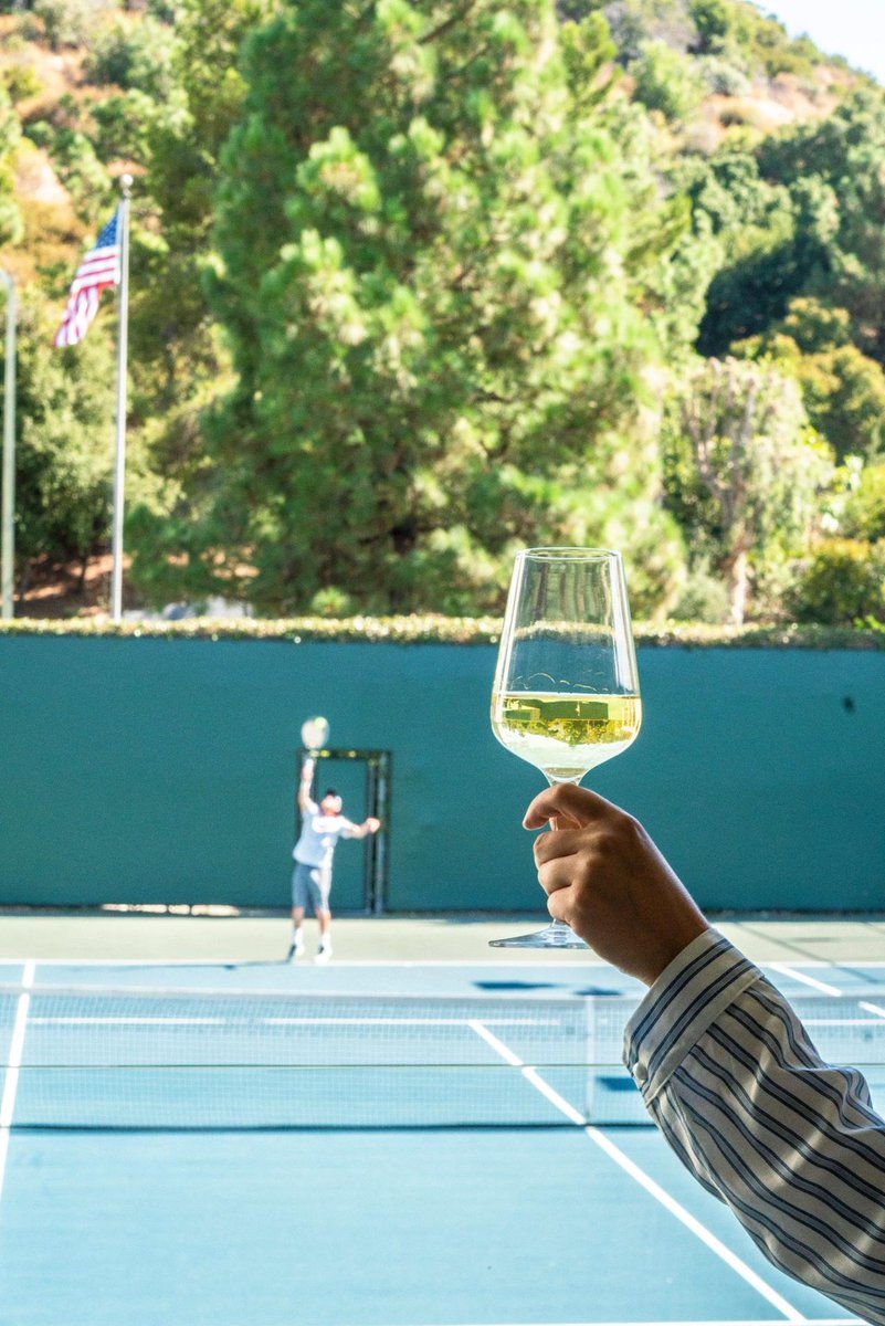 Brunching with a view! See you all this weekend for the best brunch in LA. #SantuariLa #BrunchPlans #Brunchwithaview