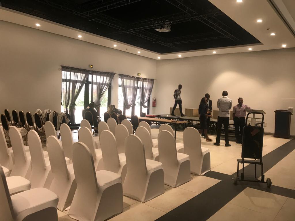 Strategie2020's tweet photo. Ils étaient 10, ils ne sont plus que 5. Demain sera le Pitch de toute une vie pour Cephas, Israël, Joël, Jethro et Rosine. Qui seront les 2 lauréats qui intégreront l'initiative #Africa4Future? Bonne chance à vous.#InnoStart19 #GRNR @Strategie2020 https://t.co/ZznG4wtTdd