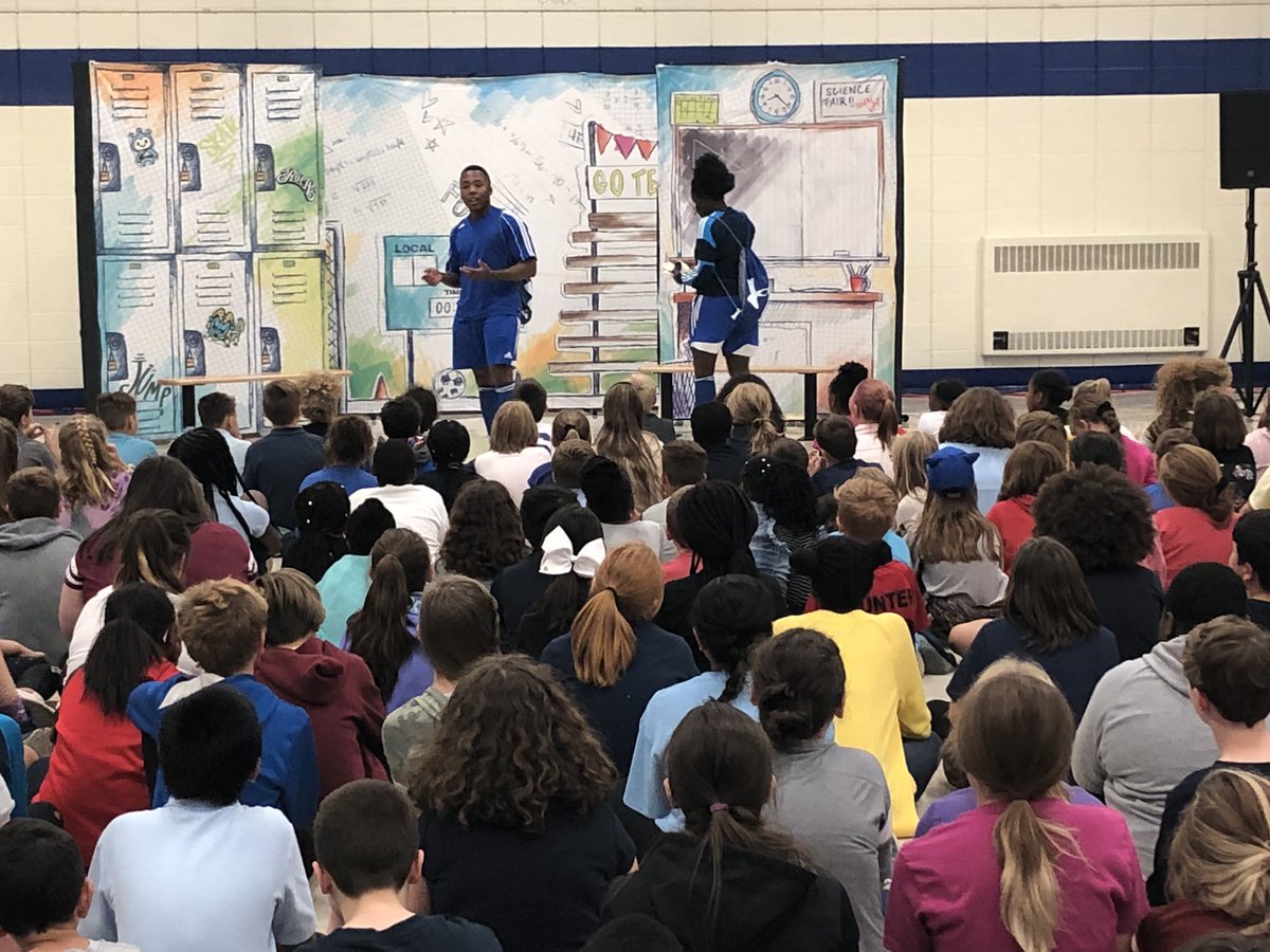ecms_principal's tweet photo. Great way to end a very productive week at ECMS.  Thanks to the Cleveland Playhouse for an amazing performance today @ConstellationOH https://t.co/Don3hktfnL