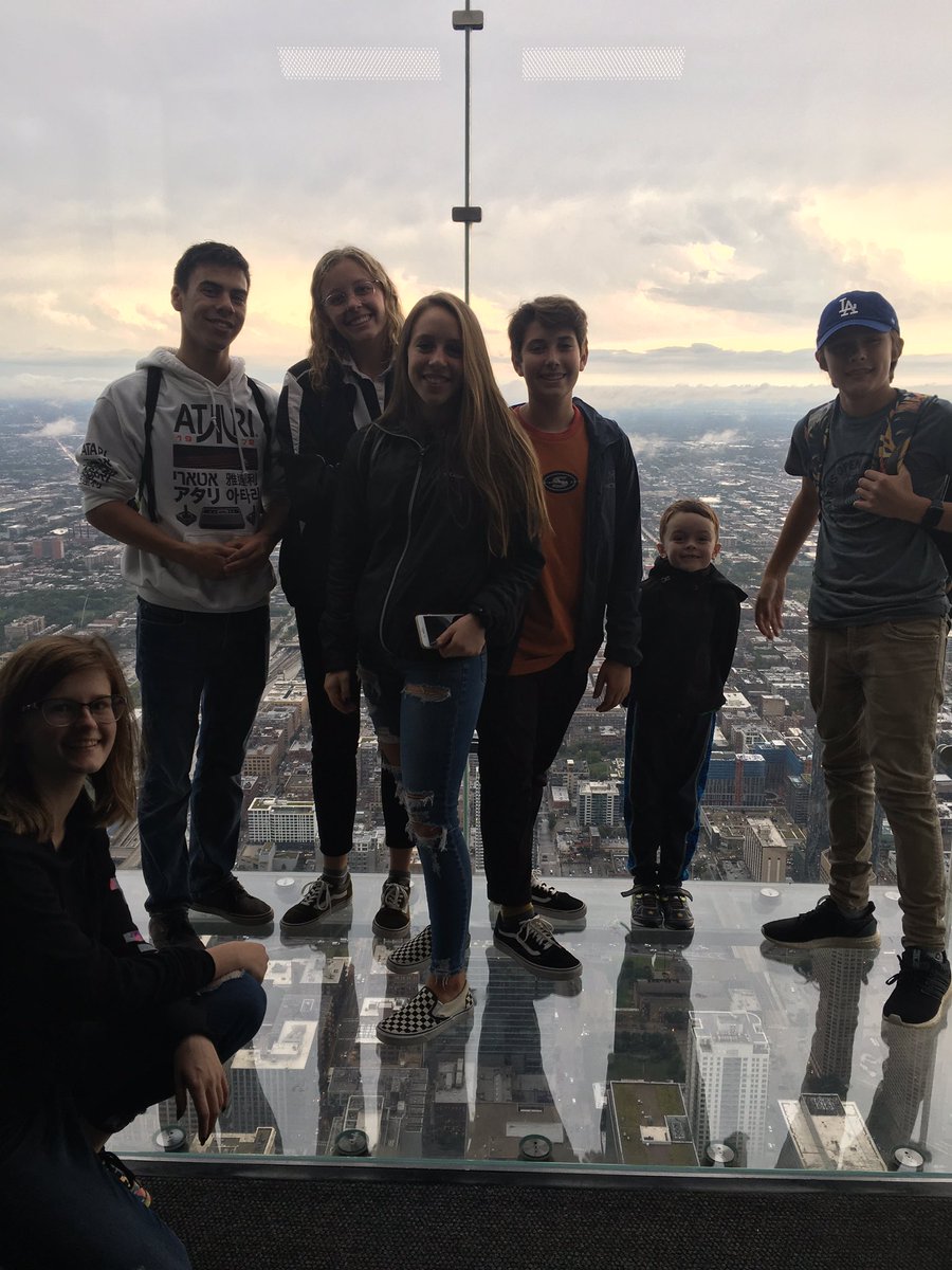 frau_johnson's tweet photo. Whoa! That’s high up! @SkydeckChicago #stcgapp @StCharlesEast @StCharlesD303 https://t.co/nQNYpClU3e