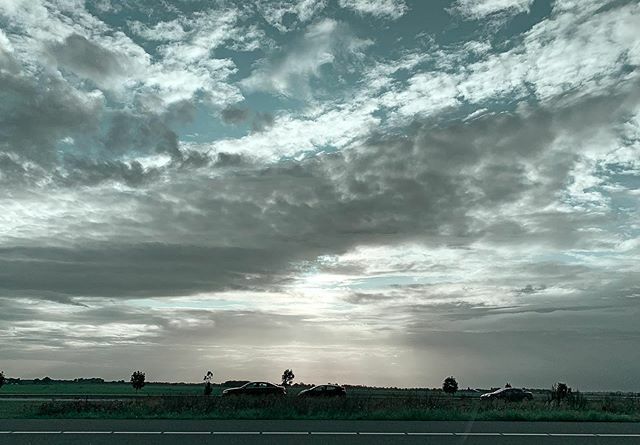 vrolijkjeforev's tweet photo. Friday commute
#asv #iphoneXS #iphonephotography
#otofoto #130kmph #ontheroad #pano #panolove #panorama #Super_Holland #dutch_connextion #madeinholland #wonderful_holland #loves_netherlands #bestdutch #dutchlife #sky #fav_skies #sky_brilliance #world_… https://t.co/Wqerjtwb6z https://t.co/SBNdYlsLhq