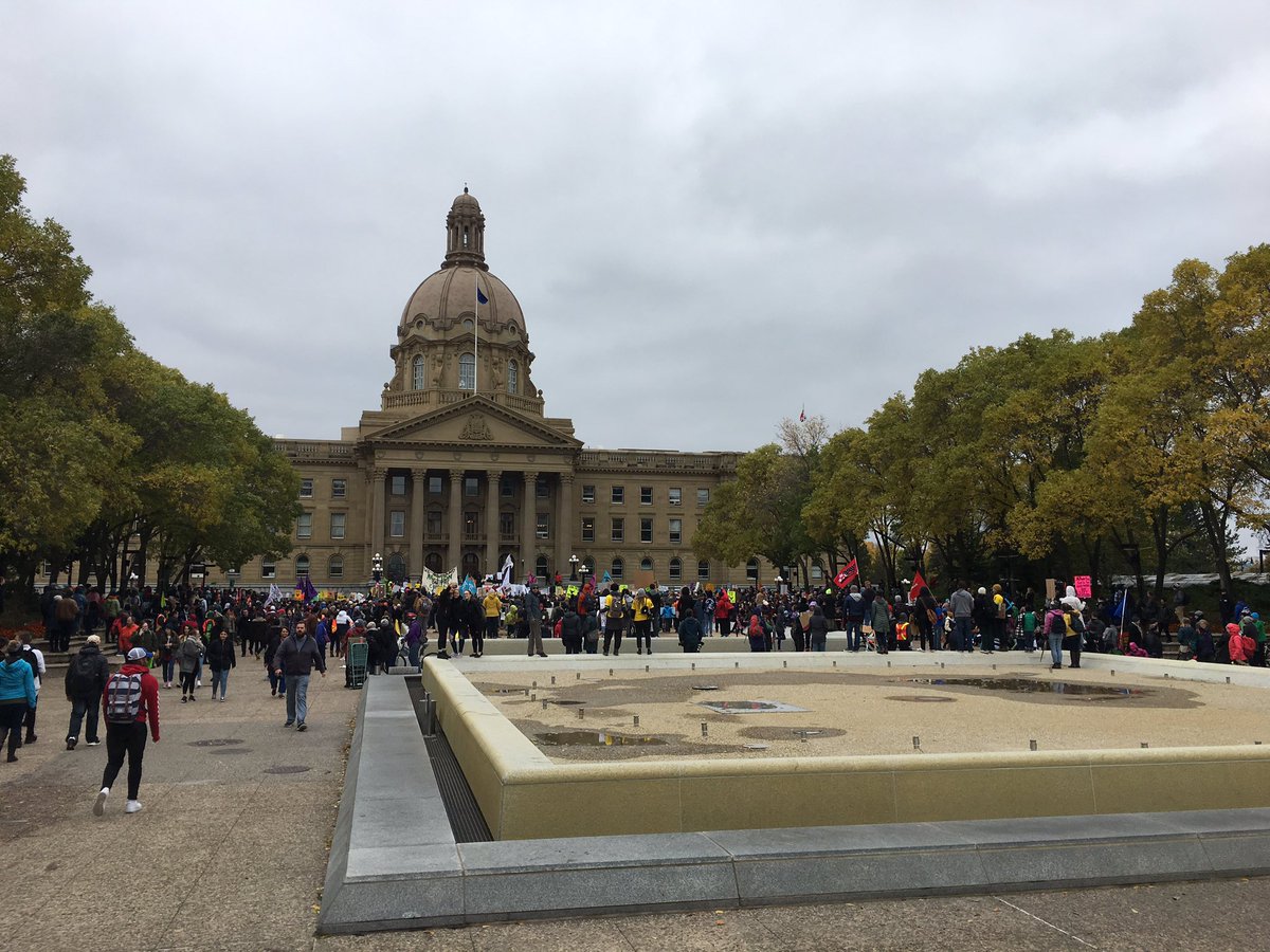 ABActivist's tweet photo. Crowds at #ableg for Edmonton #ClimateStrike.  #ClimateChange #ClimateStrikeEdmonton #yeg https://t.co/4wZdlqd8HX
