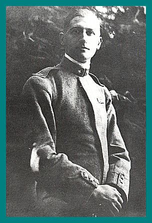 Fiume1919's tweet photo. Diversa la storia di Riccardo Gigante, irredentista e Legionario di Fiume. Fiumano e gravemente affetto da artrite: fu scartato dagli austro-ungarici alla leva. Ciononostante nel 1915 passa il confine e insiste a arruolarsi come volontario in Italia 1/3 #Fiume1919 #ImpresaDiFiume https://t.co/yGWAsVOWyu