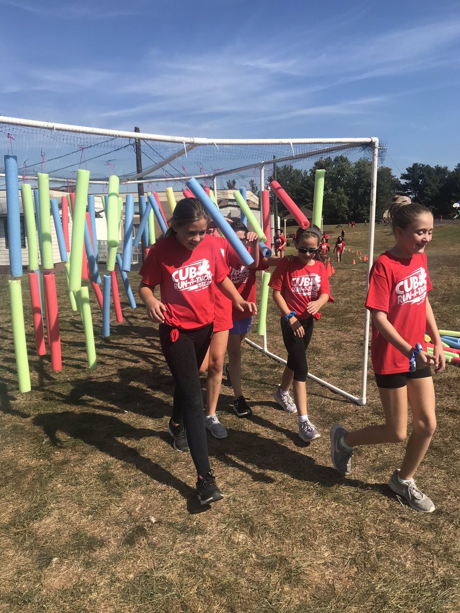 CubRunKCoch's tweet photo. Having a blast at the Cub Run-A-Thon! #schoolspirit #itsfuntorun @CubRunPTA https://t.co/E6NdCdUqf6