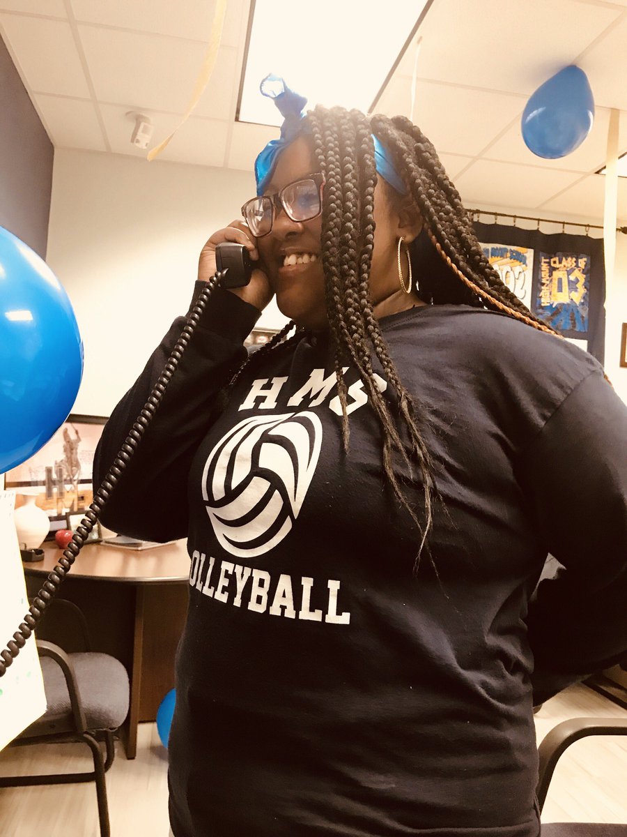 geowilkerson's tweet photo. ☎️Aniya (8th) was nominated by Mrs. Ski for the #GoodCallOfTheDay  Aniya volunteers to help clean in the art room each day, not for recognition, but out of the goodness of her heart. Both Aniya and her mom were moved by the call. #HMS116 #HMSFamily https://t.co/nwh1NMxNE1