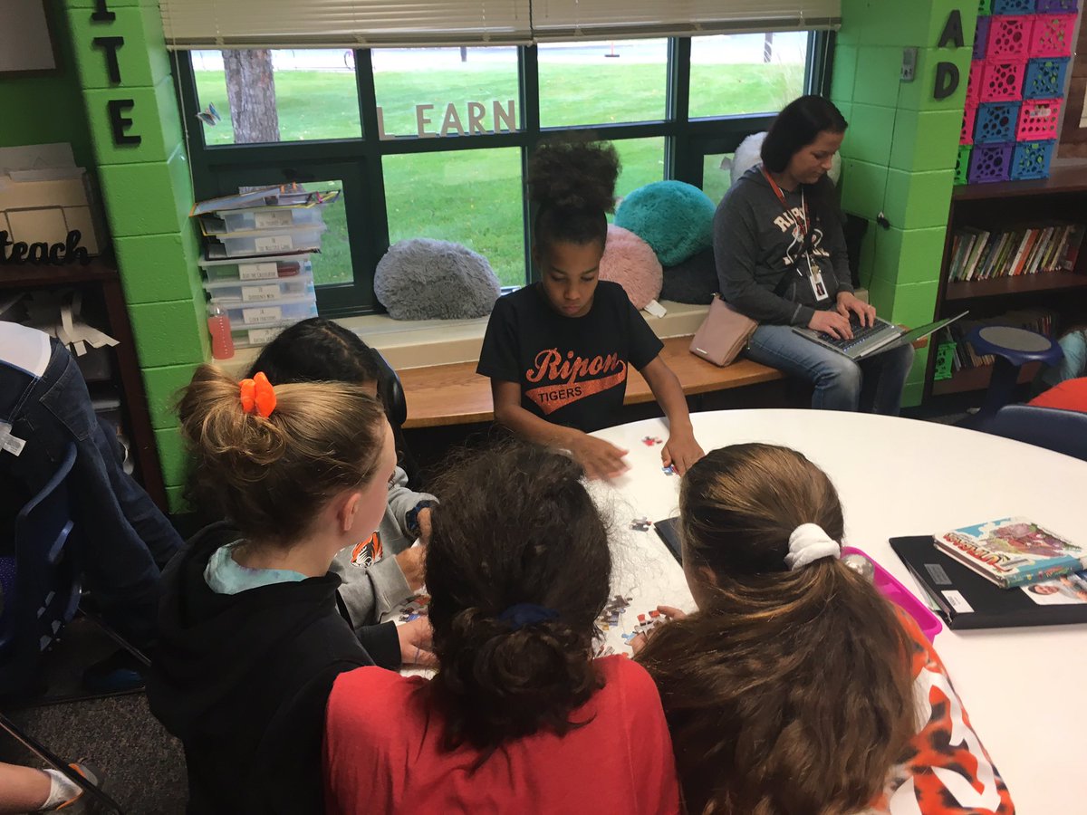 MrsSimacek's tweet photo. 5th graders learning about the Habit of Mind, Thinking About Thinking fun activity - building puzzles WITHOUT the picture @mpqripon #mpqtigerway #riponwiproud #ripon5th @MissMegHartzell @JanetErnst https://t.co/brBJHp823e