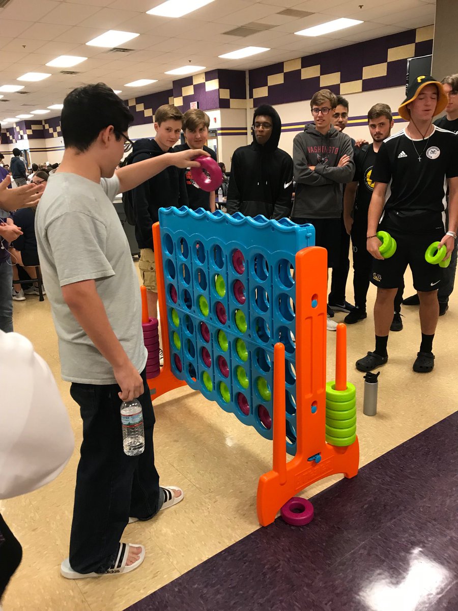 Lunch activities ⁦@FCPSLBSS⁩ ! Who knew the strategy involved?!?! #connect4 #lifesizeconnect4 #lunchtimefun #hoco2019