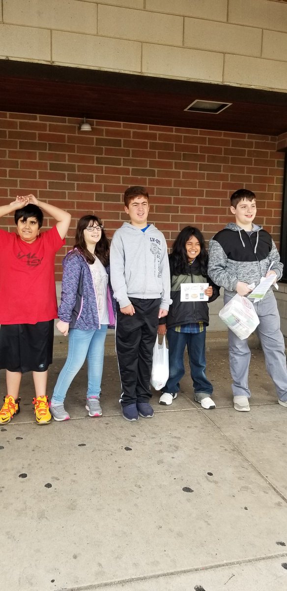 MrsLapidusNTDSE's tweet photo. Our first walking trip to @jewelosco was great! Students used grocery lists and bought items for cooking and science next week with @BersnakMs #mathisfun #communitytrips #NTDSEmpowers https://t.co/hRQ6sfp1cu
