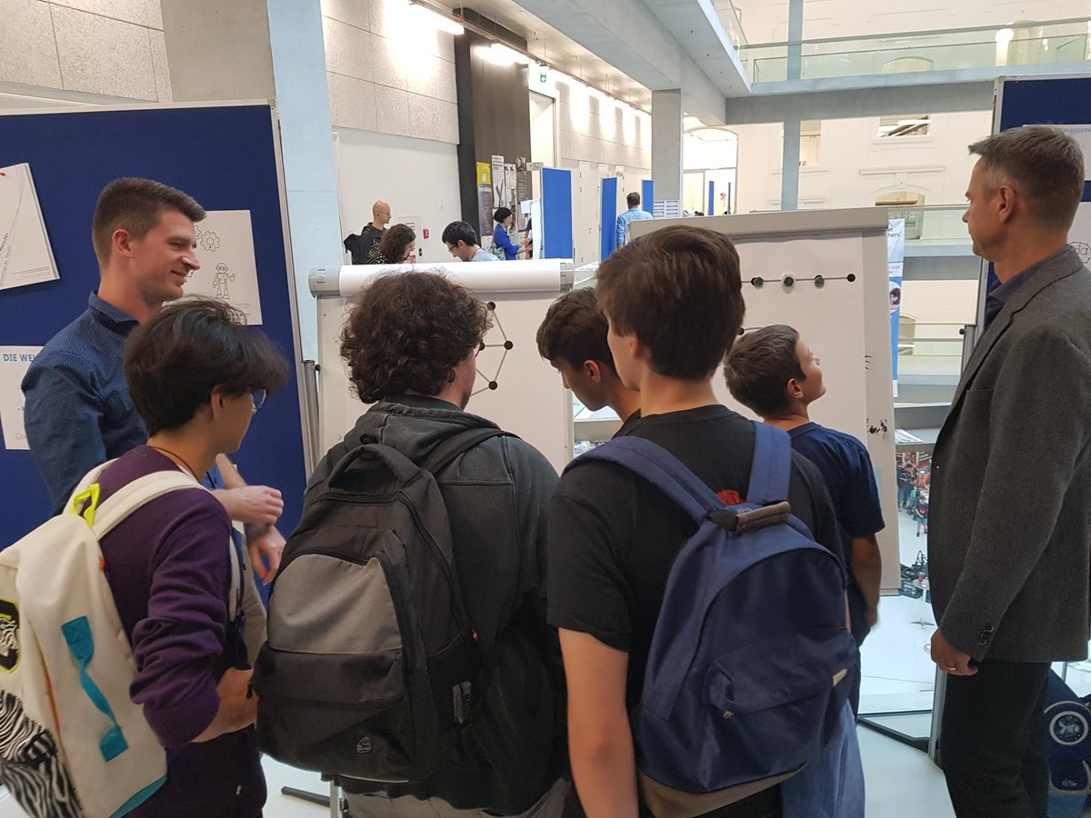 vclaTUwien's tweet photo. #Sci4AllVienna 🎲🧮 The pen & paper game at #EuropeanResearchersNight 'Catch the Virus' is based on the Cops and Robbers Game (Seymour and Thomas 1993) which was adapted by professor & #ERC grantee @StefanSzeider ▶️ Check https://t.co/eRPmGG80jp for more!
#CodeWeek #CSUnplugged https://t.co/mfduNbA8vr