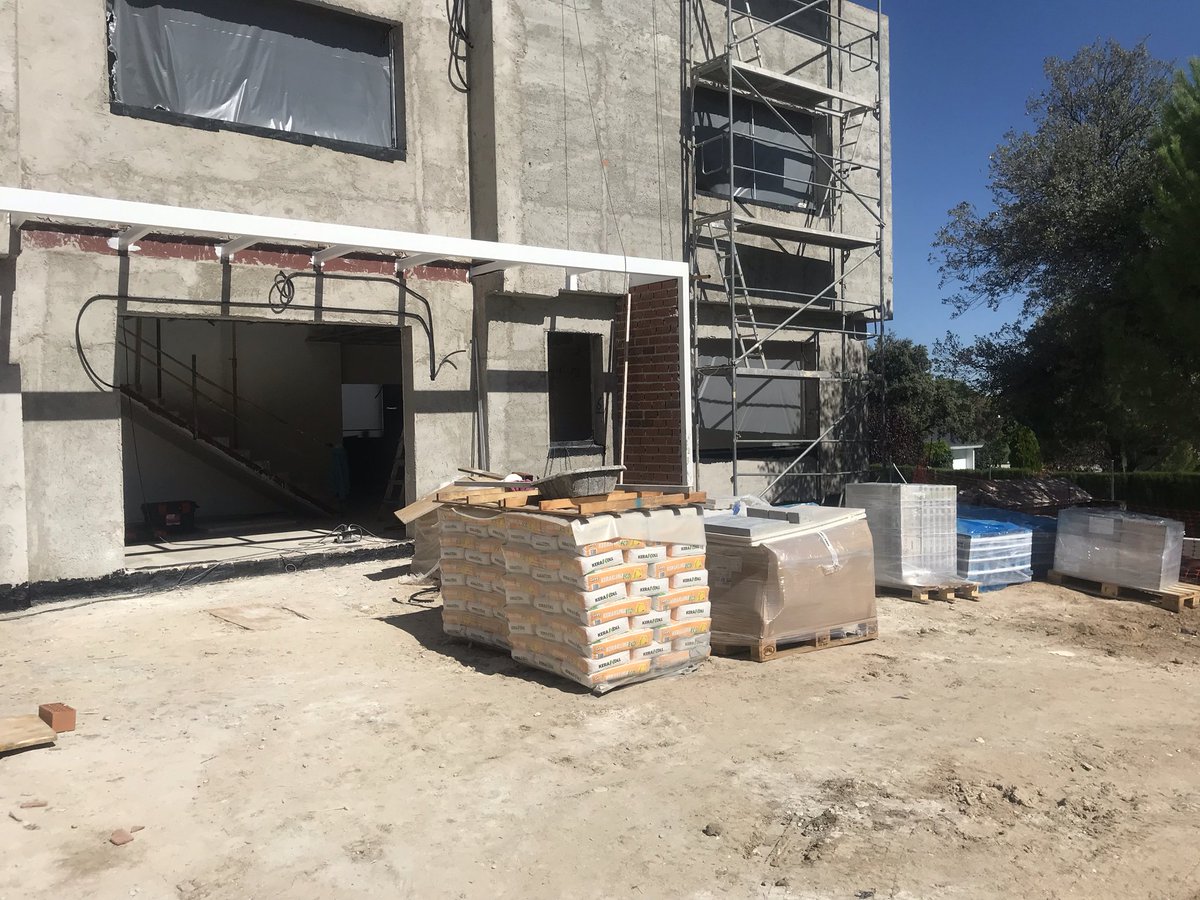 Sistema SATE KLIMAEXPERT esta vez con #keraklimaeco y #kerakoverecokompact arrancando nueva obra suministrada por nuestro distribuidor <a href="/MAFER/">Mª Fernanda Arce Men</a>. <a href="/kerakoll_ES/">Kerakoll ES</a>.