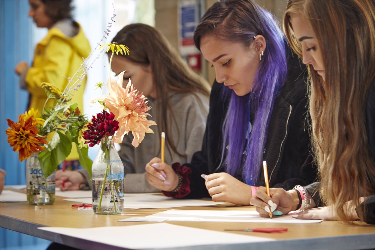 ChatsArtsFest's tweet photo. This time last week we had Hattie Stewart, Kellyanna,  Ben Long and Mary-Ann Dunkley sharing insights into their illustration, sculpture and textile design practise with students from the local area “One of the best days out I have ever had!” 📸 Neil Marriott https://t.co/8KR63wUJ6J