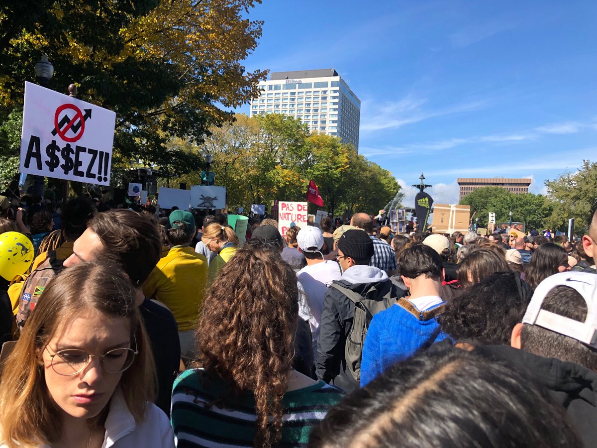 Fière de la jeunesse québécoise. J’espère que le message se rendra à l’intérieur des murs du parlement.