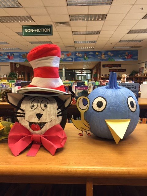 SeldensLibrary's tweet photo. Check out our Literary pumpkins in the library created by our very talented staff! 🎃🎃🎃 #seldenslibrary #noteworthycharacters #read https://t.co/8ysixUAFWX