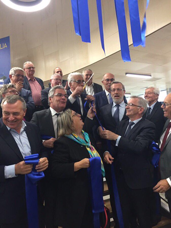 Prefet45_Centre's tweet photo. Pierre POUËSSEL a inauguré #Citévolia, le nouveau siège de @cciloiret, 1er bâtiment du futur quartier d'affaires #interives à @OrleansMetropol. Dans ce quartier, l'État a financé l'aménagement de la place Danton et ses abords à hauteur de 1,35M € https://t.co/YHjlMueaF4