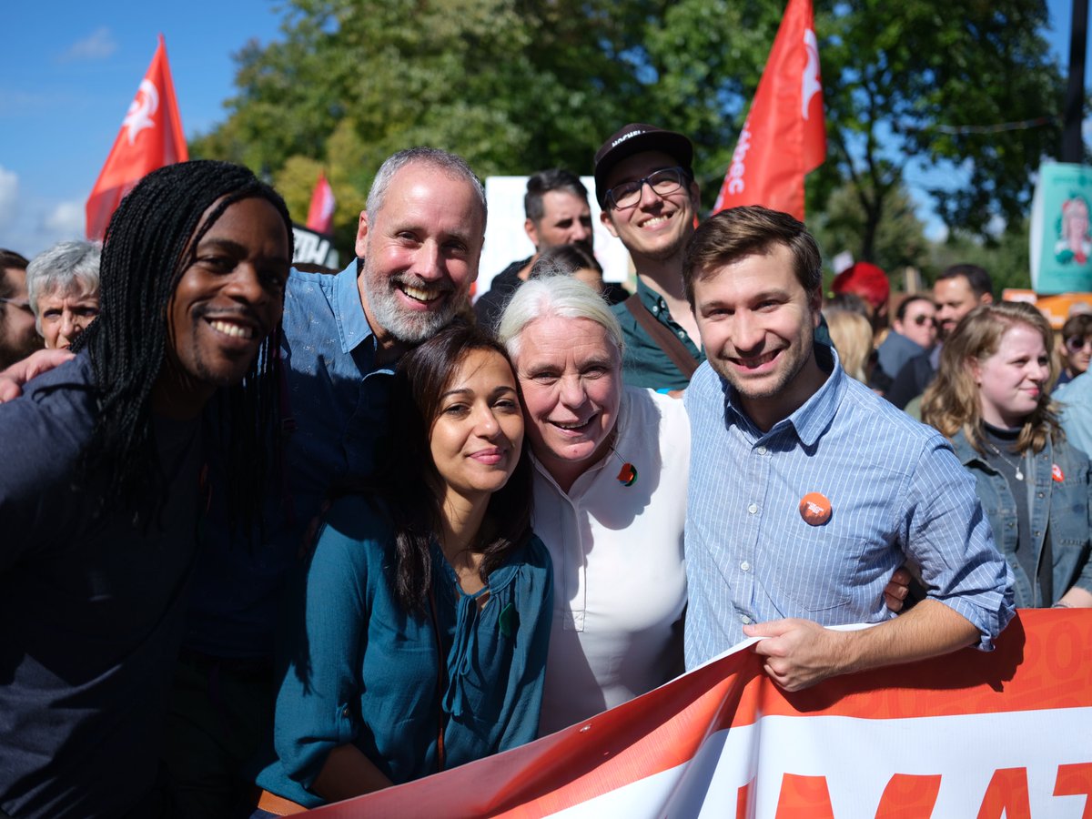 Notre contingent solidaire de plus de 1000 personnes se mettra bientôt en marche à Montréal! 🤩 

#grevepourleclimat #polqc