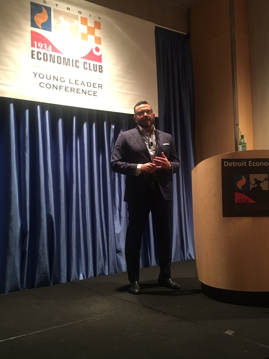 OfficialBraylon's tweet photo. @MannyOneLife absolutely crushed his breakout speech: Vision, Hustle, Grit. Attention is the worlds greatest form of currency. Enjoying the #DECYLC https://t.co/D3KgvXG5AO