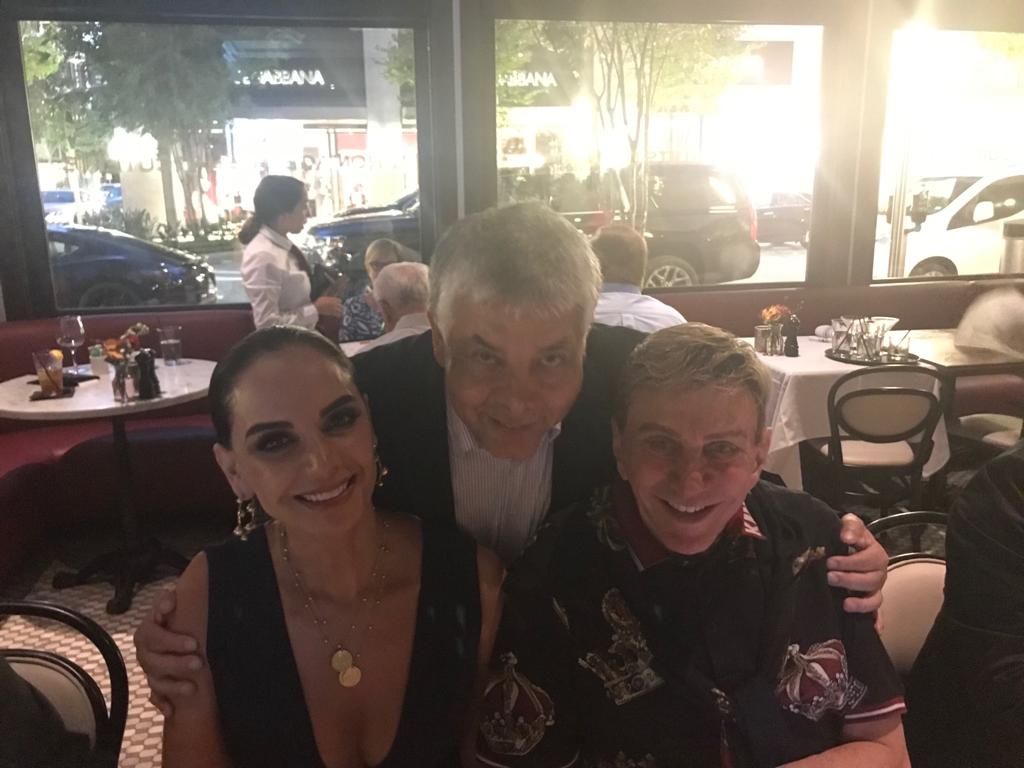 Un gran momento el dia de ayer con @LUPITAJONESFANS y <a href="/RealOsmelSousa/">Osmel Sousa</a> #missamericainternacional