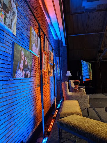 MFIProductions's tweet photo. Looking to pay tribute or get your organization familiar with your CEO? Try doing a CEO Roast Event! @EastersealsNH honored Mr. Gammon for 48 years of dedication by doing a roast! Lot's of fun for everyone.

 #eventplanning #audiovisual #eventproduction #newhampshire https://t.co/RhNKpxw7EP
