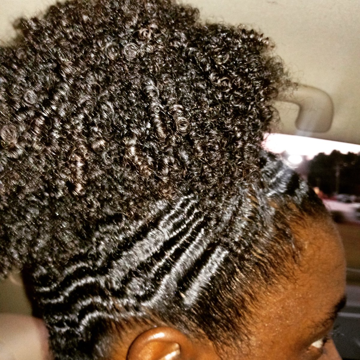 MackSafford's tweet photo. Wave check!🌊 @ThisIsMikyah #blackgirlmagic #curlyhair #hair #naturalhairstyles #curls #protectivestyles #melanin #naturalista #naturalhairdaily #teamnatural #beauty #naturalhairjourney #seasick https://t.co/5YiqkffspT
