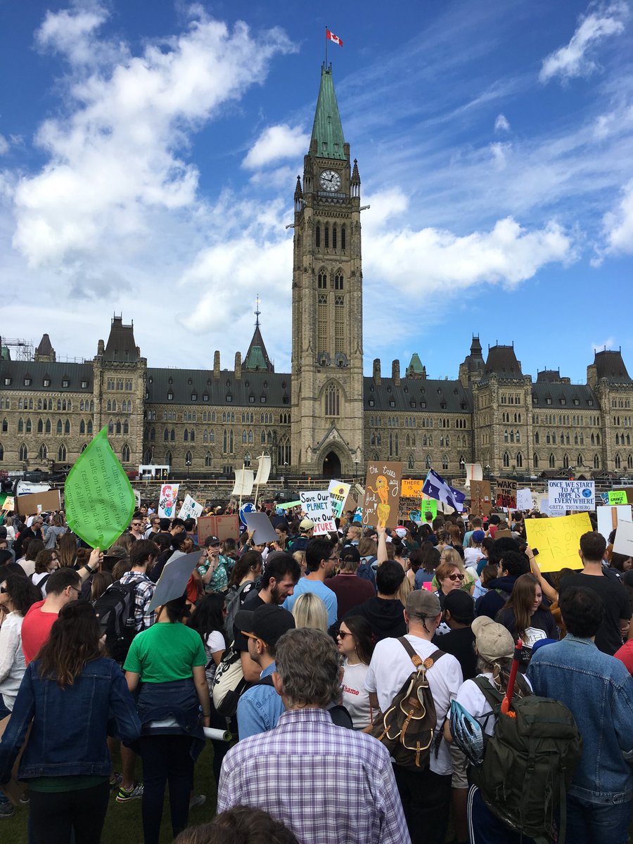 KReilander's tweet photo. #climatestrike Ottawa https://t.co/8uT7X5Z1ED