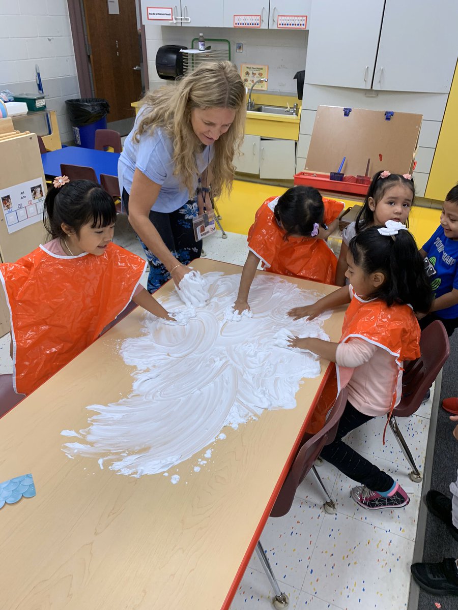 Mrs_ERosario's tweet photo. Continuing to stimulate our children’s scientific processeses because, problems are solved using our five senses! 🌟 #childbraindevelopment https://t.co/Ypf448M3tD