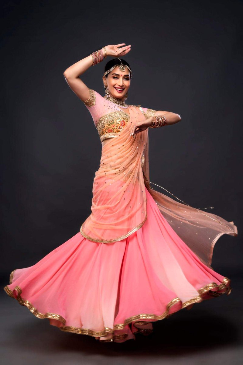 FathimaLockhat1's tweet photo. @MadhuriDixit You are the finest, loveliest &amp; most beautiful person I have ever seen &amp; even that is an understatement.I am absolutely , definitely,positively,unquestionably beyond any doubt that you are a role model &amp; inspiration to all your fans.
#BeautifulSoul💕
#KeepInspiring https://t.co/M1E22yvuA2