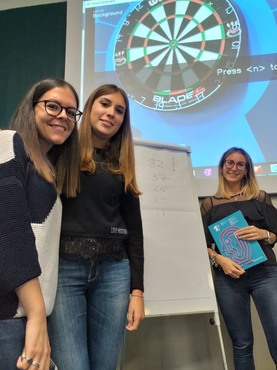 Grande #Greta che vince con le freccette e l'#AI di <a href="/SASitaly/">SAS Italy</a> nella #NotteEuropeadeiRicercatori alla <a href="/UniLIUC/">LIUC The Business University</a> ! <a href="/frainini/">Francesco Rainini</a> <a href="/fede_citti/">Federica Citterio</a> <a href="/GiovanniBrusoni/">Giovanni Brusoni</a>