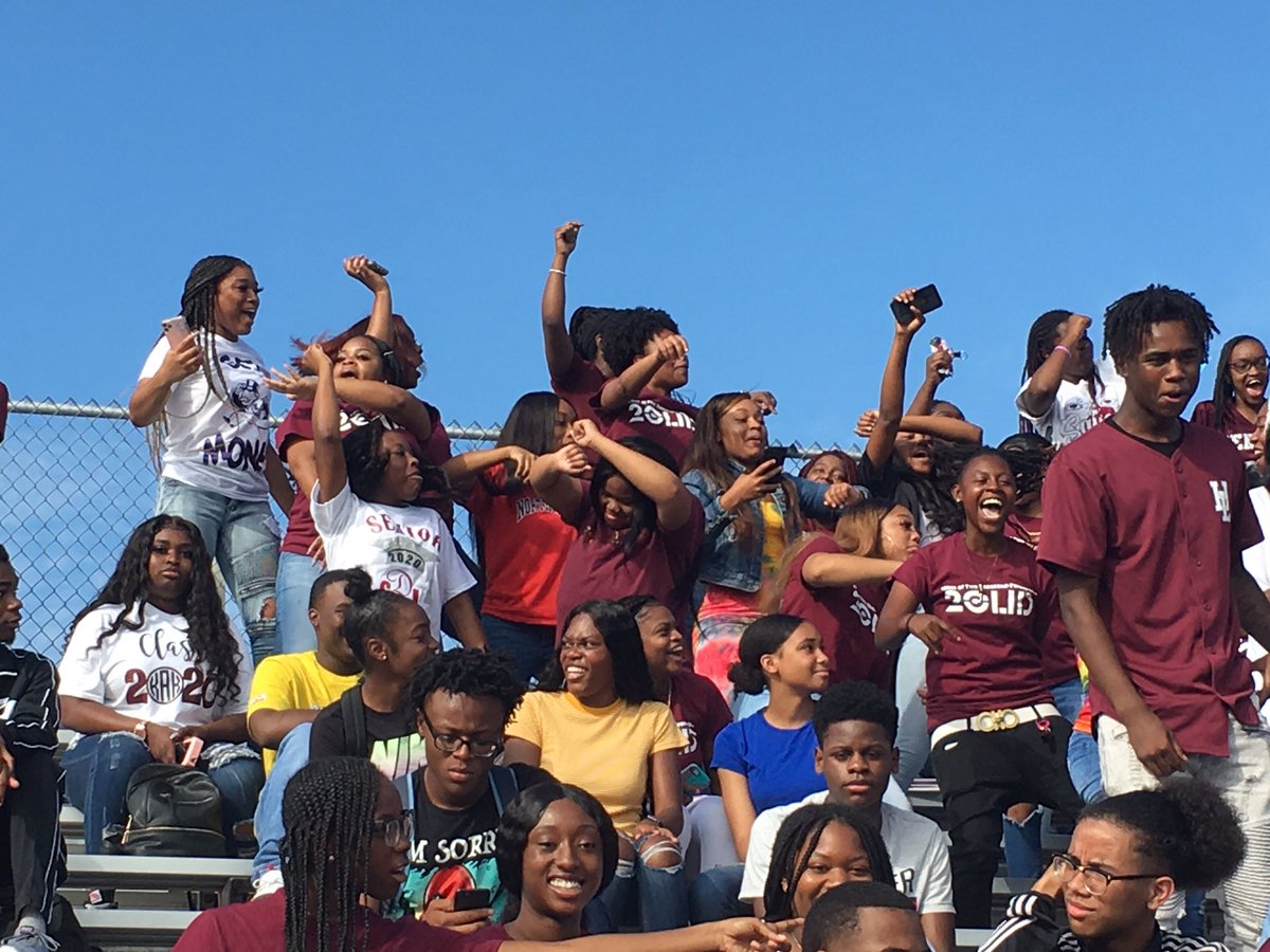 HlhsT's tweet photo. 🏈🦅Seniors having fun at homecoming pep rally 🏈🦅 https://t.co/4e6B2lPcrn