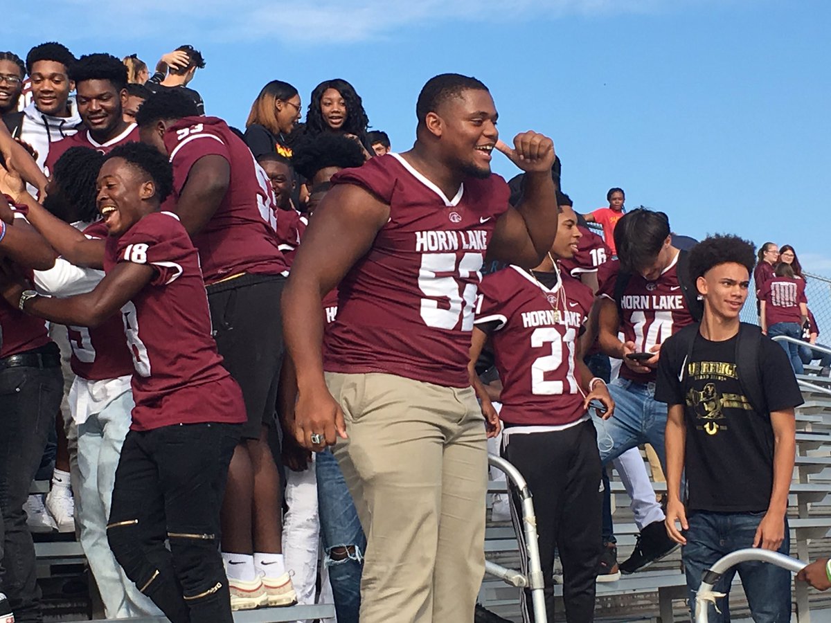 HlhsT's tweet photo. 🏈🦅Seniors having fun at homecoming pep rally 🏈🦅 https://t.co/4e6B2lPcrn