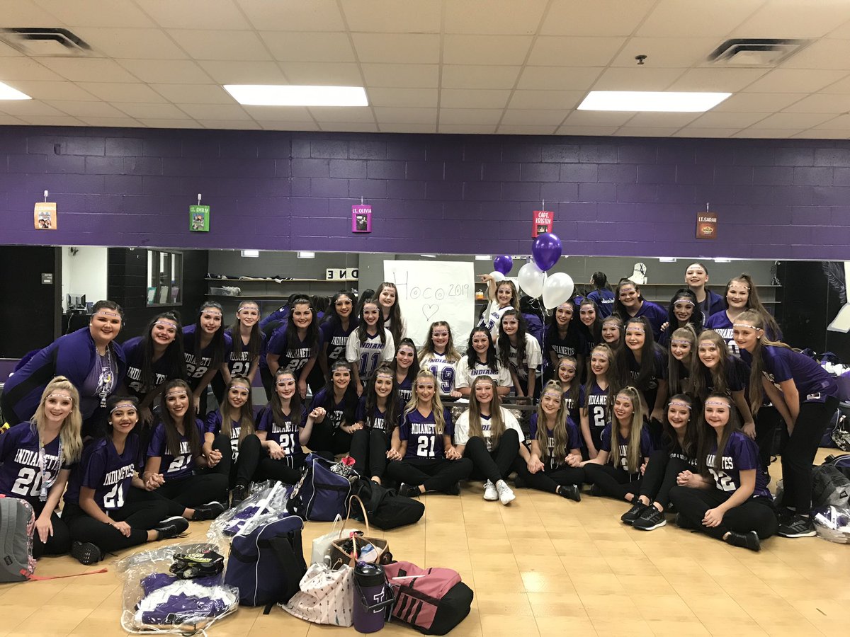 MsBlibrarynette's tweet image. HOCO 2019💜 you girls ROCK We are so proud of this team @cortnie_s .  Shout out to Bloom for the treats