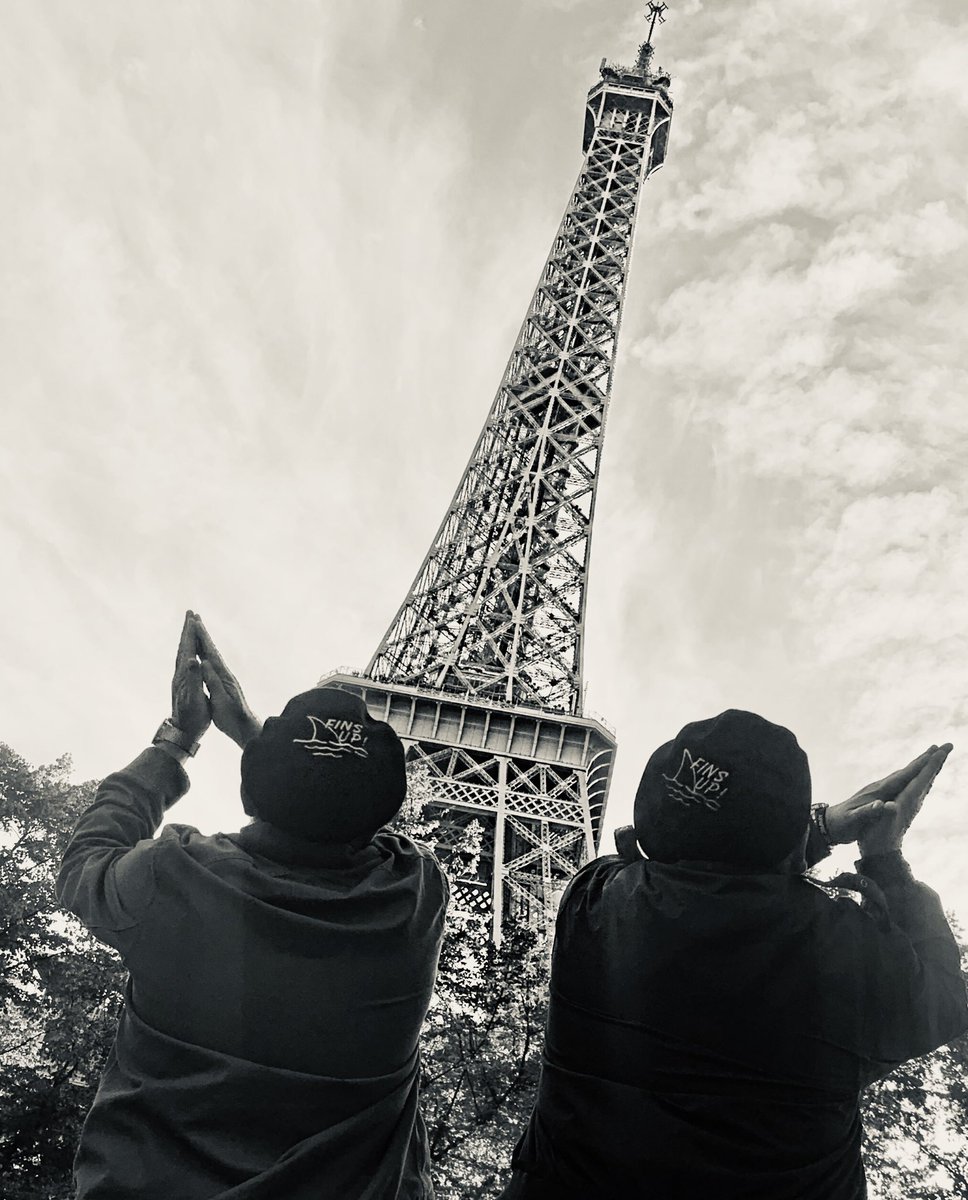 2PLYTP's tweet image. You got Fins to the Left, Fins to the Right ~/)~🏝~(\~ and your the only girl in Paris!@winkadoubledamn @CoreyLollis @jimmybuffett @FINMEN1 @Margarillas @JDSpradlin