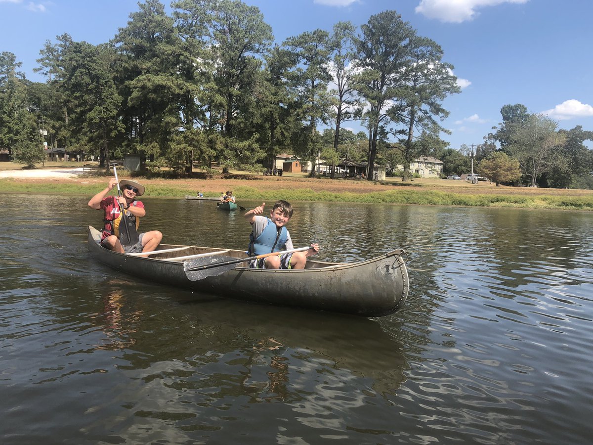 5Dibert5's tweet photo. Day 1 Rock Eagle fun- canoeing! @5Dibert5 @lorriebearden @summithillhusky #SHEagle2019 https://t.co/CGk3ORiTj0