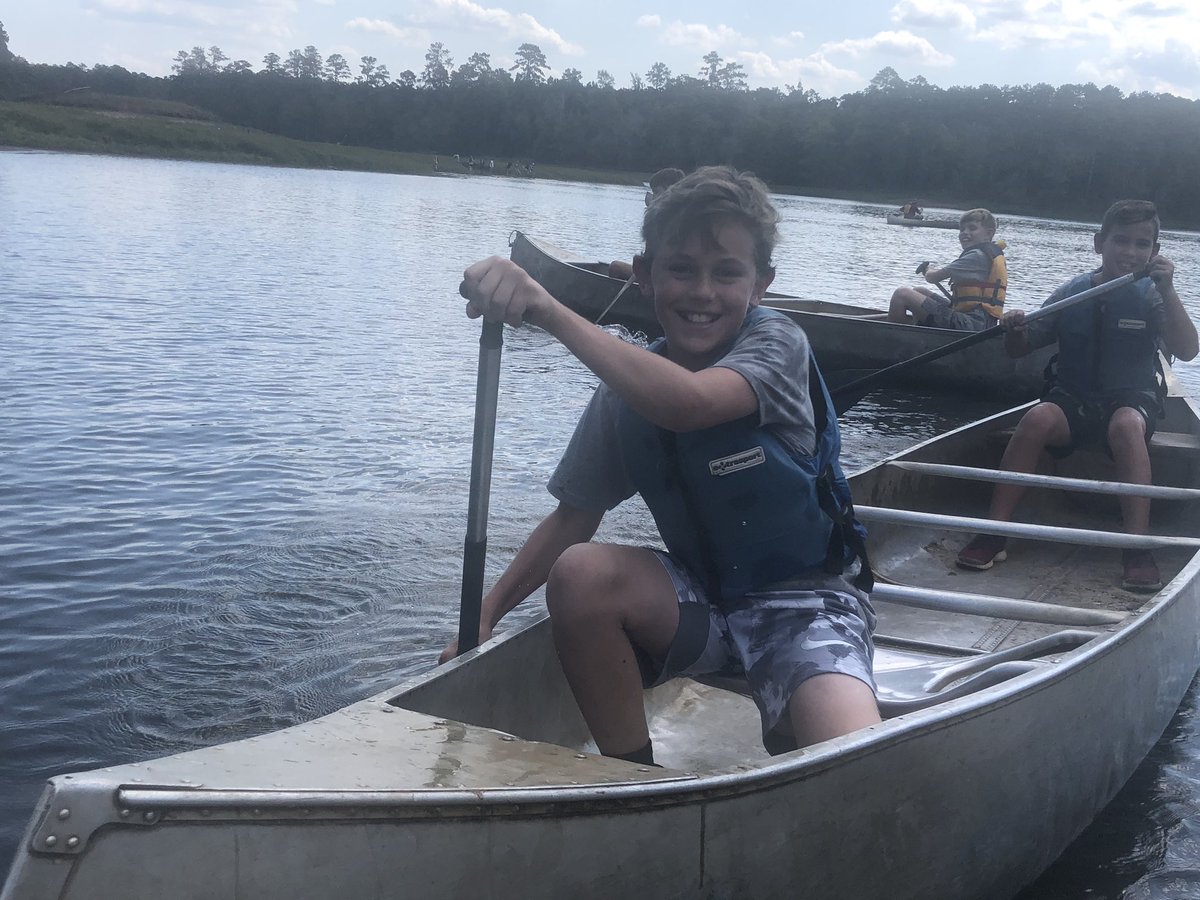 5Dibert5's tweet photo. Day 1 Rock Eagle fun- canoeing! @5Dibert5 @lorriebearden @summithillhusky #SHEagle2019 https://t.co/CGk3ORiTj0