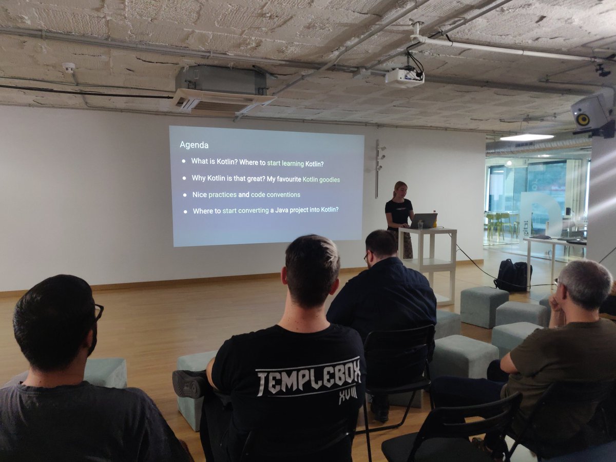 trisha_gee's tweet photo. Why is #Kotlin so great? At @SVQJUG with @kbrhkaya. https://t.co/TeIhrSzzuJ