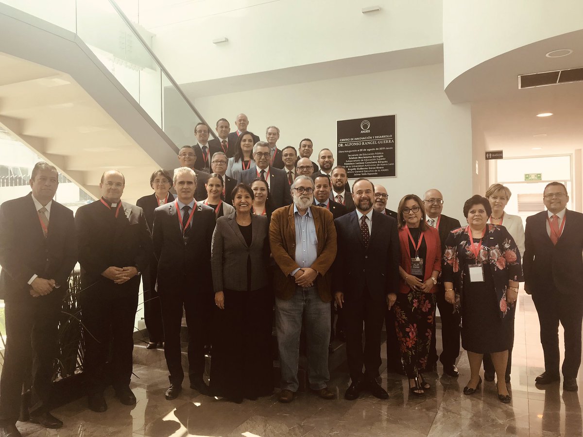 ColoradoGandara's tweet photo. Representando a @UVMMEXICO en la XLIX Sesión Ordinaria del Consejo de a Universidades Particulares e Instituciones Afines de la @ANUIES. https://t.co/89wM9XflB5