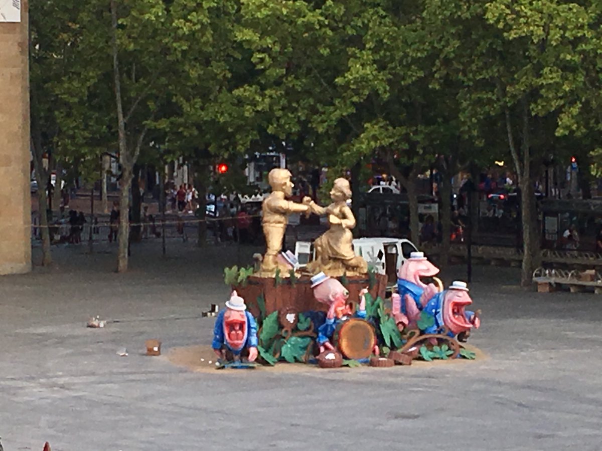 🙃🤳🏻| ¿Te gusta? Pues si quieres un selfie con la cuba de #SanMateo19... ¡pásate cuando antes por la Plaza del Ayuntamiento! 📸